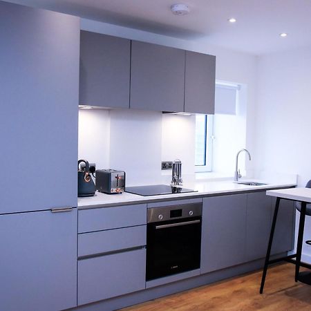 Fezza Luxury Apartment 런던 외부 사진